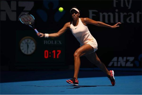 姆巴佩将带着一根手指骨折比赛，他的坚韧精神点燃球迷热情