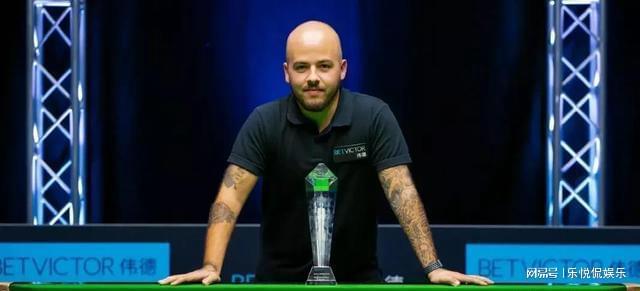 小贝：我希望梅西退役后住在迈阿密，但他说只想住诺坎普附近